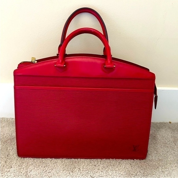 Louis Vuitton Red Satchel Bag with Structured Design - Picture 3 of 14